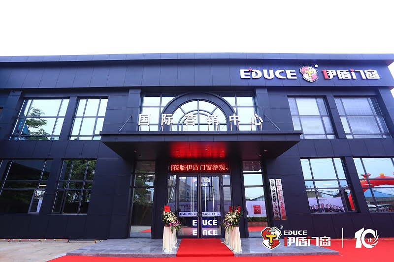 肩負(fù)著“讓生活遠(yuǎn)離噪音,讓家庭擁有安全”企業(yè)使命的伊盾門(mén)窗,志在向人們展示一種獨(dú)創(chuàng)的生活意境,為懂得思考人生、注重提高生活質(zhì)量的上流階層提供整套門(mén)窗系統(tǒng)解決方案,讓上流階層擁有一個(gè)優(yōu)質(zhì)的家居生活環(huán)境。01 (10) 肩負(fù)著“讓生活遠(yuǎn)離噪音,讓家庭擁有安全”企業(yè)使命的伊盾門(mén)窗,志在向人們展示一種獨(dú)創(chuàng)的生活意境,為懂得思考人生、注重提高生活質(zhì)量的上流階層提供整套門(mén)窗系統(tǒng)解決方案,讓上流階層擁有一個(gè)優(yōu)質(zhì)的家居生活環(huán)境。01 (10)