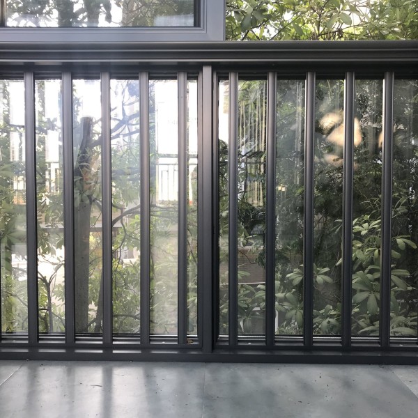 伊盾門窗兒童安全防護欄，給孩子加裝一道居家安全屏障！